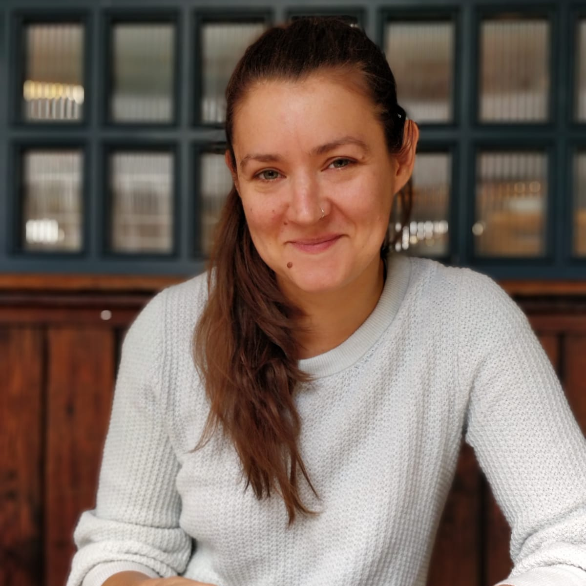 Clara Louis — somatic guide